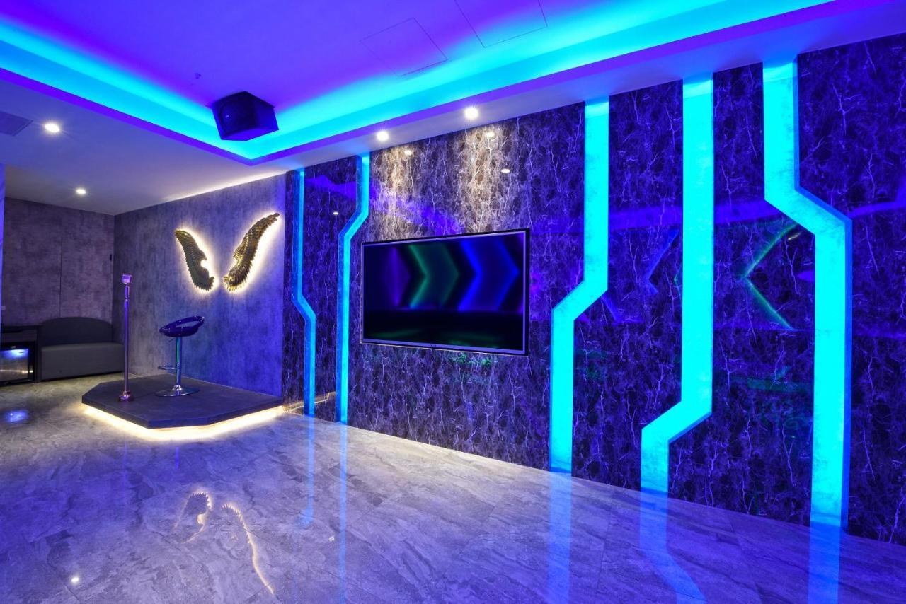 W3 Motel Luzhu Экстерьер фото